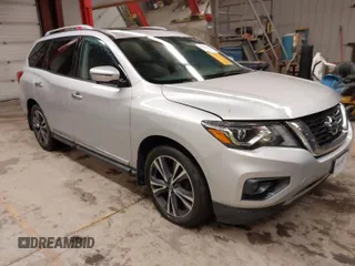 2017 Nissan Pathfinder SL with VIN 5N1DR2MM9HC626121, listed as a IAAI auction lot 41960381 with 139,819 mi miles. Bid and sale history available at carsss.com. Image 1.