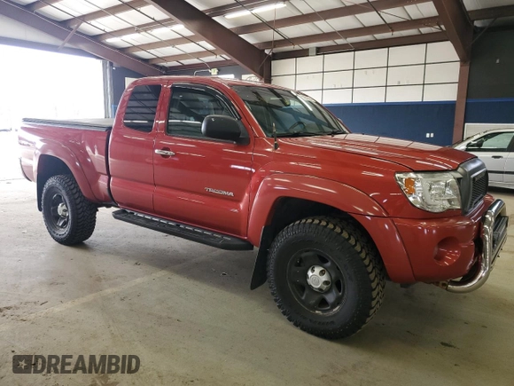 2011 Toyota Tacoma with VIN 5TFUU4EN1BX009978, listed as a Copart auction lot 50952825 with 200,243 mi miles and Clean Title. Bid and sale history available at carsss.com. Image 4.