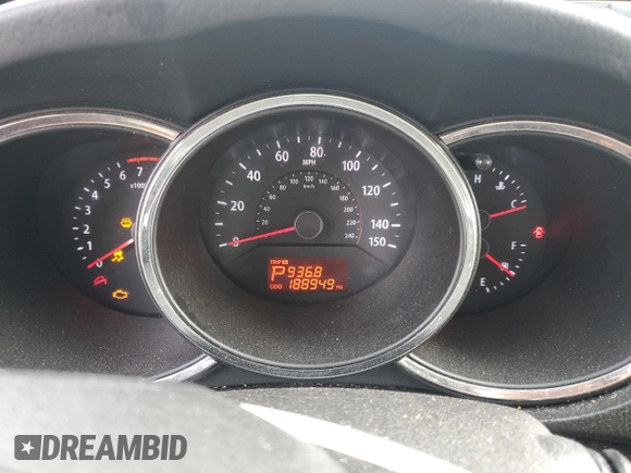 2013 Kia Sorento LX z VIN 5XYKT4A67DG355452, wystawiony jako Copart lot #54902255 z przebiegiem 188 949 mil mil oraz Szkoda całkowita • Salvage title. Historia ofert i sprzedaży dostępna na DreamBid. Obrazek 9.