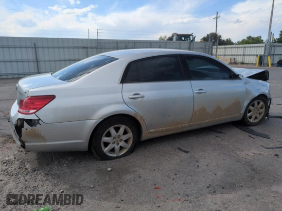 2007 Toyota Avalon XL z VIN 4T1BK36B17U195702, wystawiony jako Copart lot #58081355 z przebiegiem Nie podano mil oraz Szkoda całkowita • Salvage title. Historia ofert i sprzedaży dostępna na DreamBid. Obrazek 3.