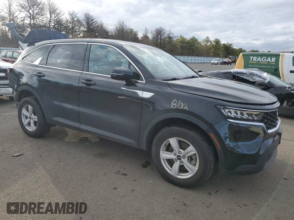 2022 Kia Sorento LX z VIN 5XYRGDLC5NG151997, wystawiony jako Copart lot #49039095 z przebiegiem 30 886 mil mil oraz Szkoda całkowita • Salvage title. Historia ofert i sprzedaży dostępna na DreamBid. Obrazek 4.