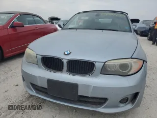 2013 BMW 1 Series 128i z VIN WBAUN1C55DVR01192, wystawiony jako Copart lot #73864424 z przebiegiem Nie podano mil oraz Nie do naprawy • Non repairable. Historia ofert i sprzedaży dostępna na DreamBid. Obrazek 5.