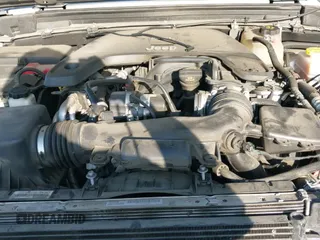 2021 Jeep Wrangler Unlimited Sahara Altitude z VIN 1C4HJXEG9MW522241, wystawiony jako IAAI lot #42647966 z przebiegiem 55 789 mil mil oraz . Historia ofert i sprzedaży dostępna na DreamBid. Obrazek 20.