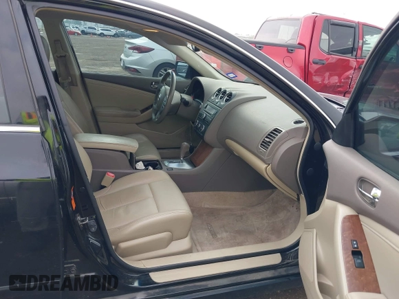 2007 Nissan Altima 2.5 with VIN 1N4AL21E47N418078, listed as a IAAI auction lot 42130478 with 71,748 mi miles. Bid and sale history available at carsss.com. Image 5.