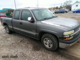 2001 Chevrolet Silverado 1500 LS with VIN 2GCEC19V211238245, listed as a IAAI auction lot 41931657 with 199,584 mi miles. Bid and sale history available at carsss.com. Image 1.