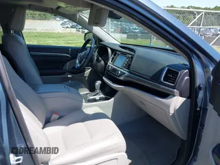 2017 Toyota Highlander Limited z VIN 5TDYZRFH5HS211505, wystawiony jako IAAI lot #42558655 z przebiegiem 127 368 mil mil oraz . Historia ofert i sprzedaży dostępna na DreamBid. Obrazek 5.