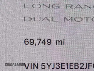 2018 Tesla Model 3 Long Range Battery z VIN 5YJ3E1EB2JF087823, wystawiony jako IAAI lot #41903609 z przebiegiem 69 749 mil mil oraz . Historia ofert i sprzedaży dostępna na DreamBid. Obrazek 16.