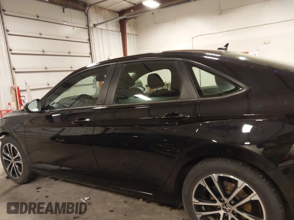 2024 Volkswagen Jetta Sport with VIN 3VWBM7BU6RM023862, listed as a IAAI auction lot 41965583 with 30,061 mi miles and . Bid and sale history available at DreamBid. Image 15.