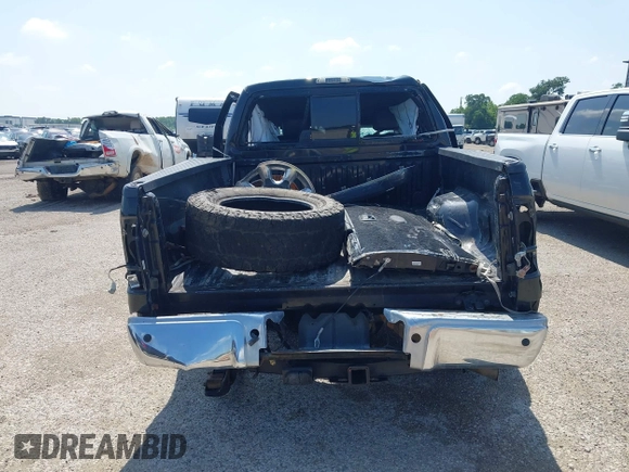 2012 Ford F-250 XL z VIN 1FT7W2BT6CEC82815, wystawiony jako IAAI lot #42440096 z przebiegiem Nie podano mil oraz . Historia ofert i sprzedaży dostępna na DreamBid. Obrazek 15.