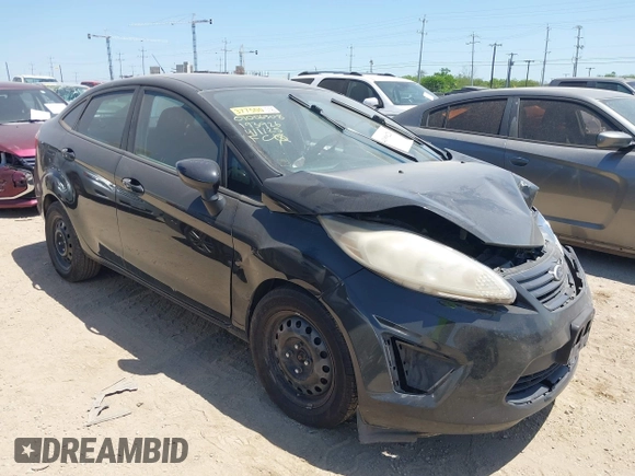 2013 Ford Fiesta S z VIN 3FADP4AJ1DM193926, wystawiony jako IAAI lot #41998229 z przebiegiem 156 034 mil mil oraz . Historia ofert i sprzedaży dostępna na DreamBid. Obrazek 1.