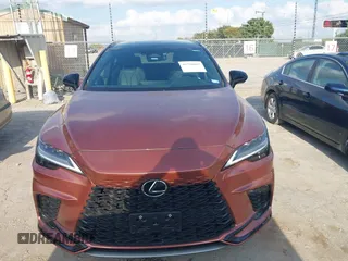 2024 Lexus RX 500h F Sport Performance z VIN 2T2BCMEA8RC014297, wystawiony jako IAAI lot #40790867 z przebiegiem 8 417 mil mil oraz . Historia ofert i sprzedaży dostępna na DreamBid. Obrazek 13.