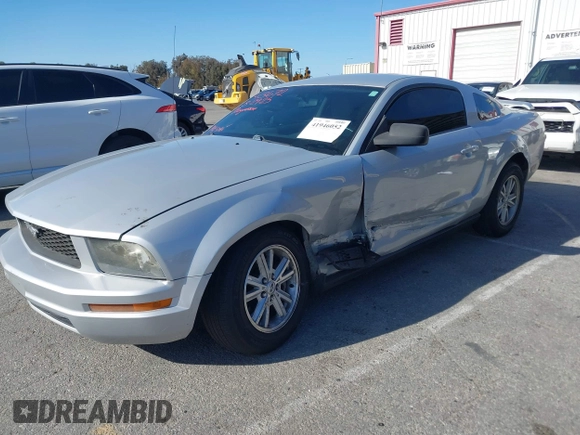 2006 Ford Mustang Standard with VIN 1ZVFT80N565198126, listed as a IAAI auction lot 41946052 with 159,915 mi miles. Bid and sale history available at carsss.com. Image 17.
