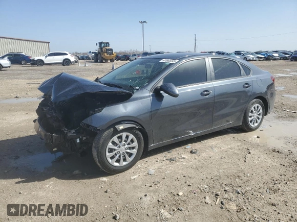 2021 Kia Forte FE with VIN 3KPF24AD1ME407349, listed as a Copart auction lot 47695845 with 31,405 mi miles and Salvage Title. Bid and sale history available at carsss.com. Image 1.