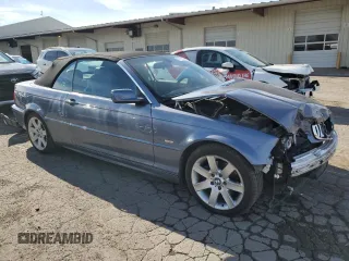 2003 BMW 3 Series 325Ci with VIN WBABS334X3PG92542, listed as a Copart auction lot 77772514 with 72,709 mi miles and Salvage Title. Bid and sale history available at carsss.com. Image 4.