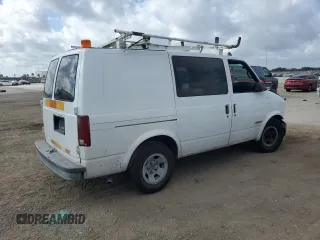2001 Chevrolet Astro Cargo with VIN 1GCDM19W61B141888, listed as a Copart auction lot 45130465 with Not Provided miles and Salvage Title. Bid and sale history available at carsss.com. Image 3.