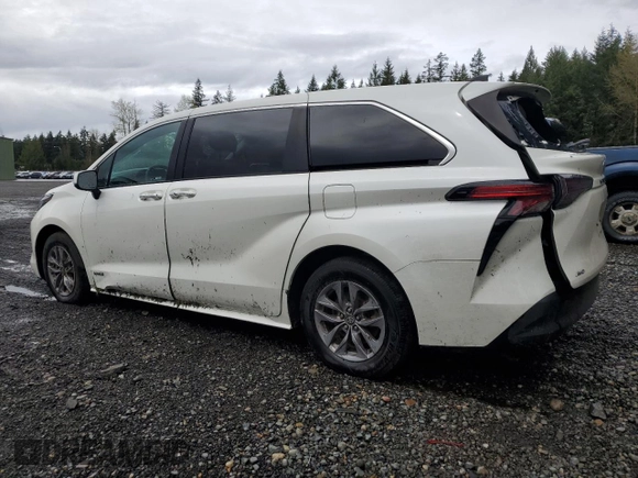 2021 Toyota Sienna XLE with VIN 5TDYSKFC1MS019685, listed as a Copart auction lot 52009665 with 0 mi miles and Salvage Title. Bid and sale history available at carsss.com. Image 2.