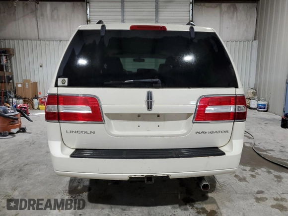 2008 Lincoln Navigator with VIN 5LMFU28598LJ10963, listed as a Copart auction lot 42096015 with 311,457 mi miles and Salvage Title. Bid and sale history available at carsss.com. Image 6.