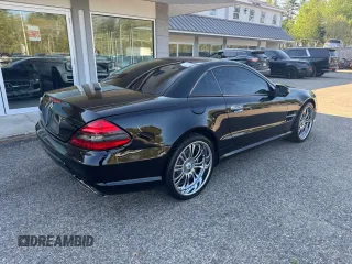 2009 Mercedes-Benz SL 550 z VIN WDBSK71F69F148290, wystawiony jako Copart lot #56976645 z przebiegiem 161 833 mil mil oraz Tytuł czysty. Historia ofert i sprzedaży dostępna na DreamBid. Obrazek 4.