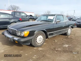 1988 Mercedes-Benz 560 Series 560SL with VIN WDBBA48D9JA081286, listed as a IAAI auction lot 41742395 with 143,034 mi miles. Bid and sale history available at carsss.com. Image 2.