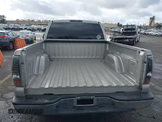 2005 Chevrolet Silverado 1500 LS with VIN 2GCEC19T651252136, listed as a IAAI auction lot 41579633 with 178,625 mi miles and . Bid and sale history available at DreamBid. Image 16.