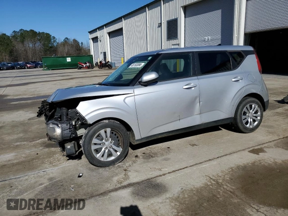 2020 Kia Soul LX with VIN KNDJ23AU2L7102414, listed as a Copart auction lot 48180095 with 98,371 mi miles and Salvage Title. Bid and sale history available at carsss.com. Image 1.