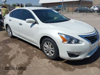 2014 Nissan Altima S with VIN 1N4AL3AP9EN227843, listed as a IAAI auction lot 41961956 with 131,376 mi miles and . Bid and sale history available at carsss.com. Image 1.