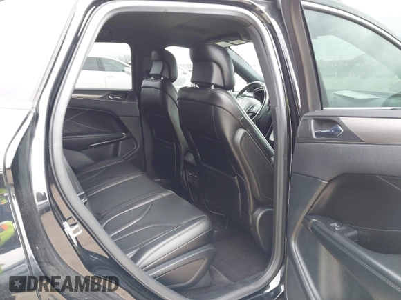 2017 Lincoln MKC Premiere z VIN 5LMCJ1C96HUL03694, wystawiony jako IAAI lot #41639790 z przebiegiem 75 678 mil mil oraz . Historia ofert i sprzedaży dostępna na DreamBid. Obrazek 8.