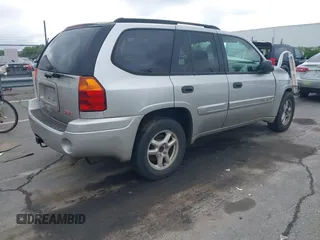 2004 GMC Envoy SLE с VIN 1GKDT13S242361580, выставлен на аукционе IAAI как лот 42453931 с пробегом 174 776 миль миль и . История ставок и продаж доступна на DreamBid. Изображение 4.