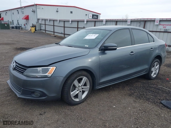 2011 Volkswagen Jetta Sedan TDI with VIN 3VWLL7AJ6BM124923, listed as a IAAI auction lot 41760986 with 204,300 mi miles. Bid and sale history available at carsss.com. Image 17.