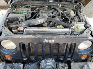2007 Jeep Wrangler Unlimited Rubicon with VIN 1J4GA69177L100903, listed as a Copart auction lot 81321154 with 130,632 mi miles and Salvage title. Bid and sale history available at DreamBid. Image 12.