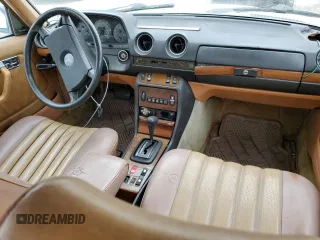 1983 Mercedes-Benz 300 with VIN WDBAB33A2DB030078, listed as a Copart auction lot 54630525 with 233,016 mi miles and Clean Title. Bid and sale history available at carsss.com. Image 8.