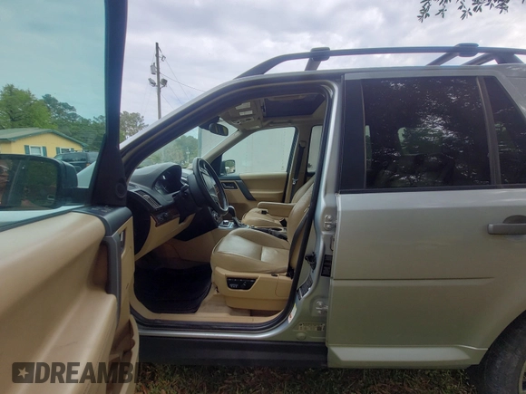 2008 Land Rover LR2 HSE with VIN SALFT24N78H108754, listed as a IAAI auction lot 42234738 with 164,668 mi miles and . Bid and sale history available at DreamBid. Image 4.