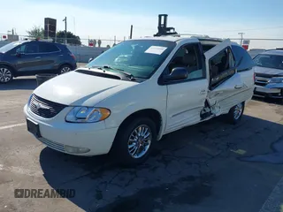 2002 Chrysler Town & Country Limited with VIN 2C8GP64L22R715175, listed as a IAAI auction lot 41312600 with 187,421 mi miles. Bid and sale history available at carsss.com. Image 17.