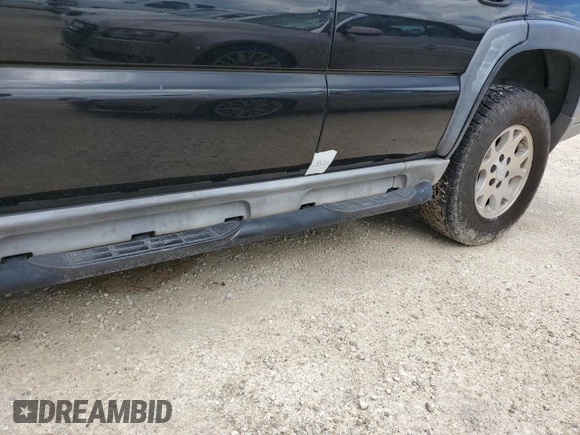 2004 Chevrolet Tahoe LT with VIN 1GNEK13Z24R237453, listed as a Copart auction lot 74033794 with 0 mi miles and Non Repairable. Bid and sale history available at carsss.com. Image 12.
