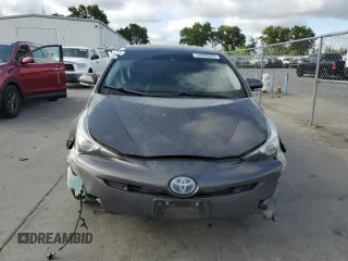 2018 Toyota Prius Two z VIN JTDKARFU7J3545438, wystawiony jako Copart lot #54608925 z przebiegiem 187 335 mil mil oraz Szkoda całkowita • Salvage title. Historia ofert i sprzedaży dostępna na DreamBid. Obrazek 5.