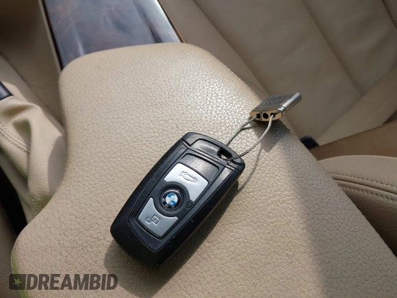 2014 BMW 3 Series 320i xDrive с VIN WBA3C3C56EP661301, выставлен на аукционе IAAI как лот 41673054 с пробегом 78 741 миль миль и . История ставок и продаж доступна на DreamBid. Изображение 11.
