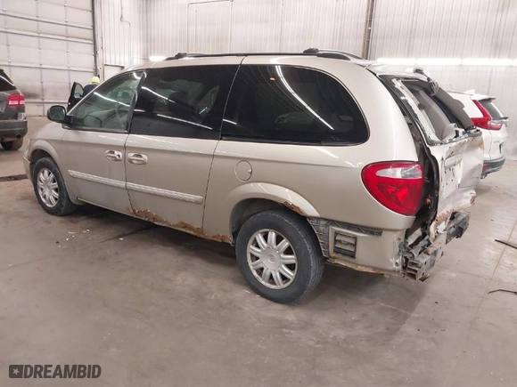 2007 Chrysler Town & Country LWB Touring with VIN 2A8GP54L87R170109, listed as a IAAI auction lot 41785286 with 151,389 mi miles. Bid and sale history available at carsss.com. Image 3.