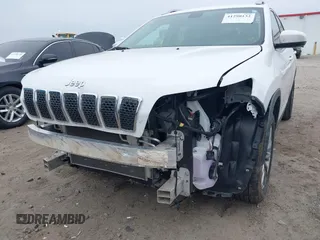 2020 Jeep Cherokee Latitude Plus with VIN 1C4PJLLB3LD543821, listed as a IAAI auction lot 41290132 with 130,137 mi miles. Bid and sale history available at carsss.com. Image 6.