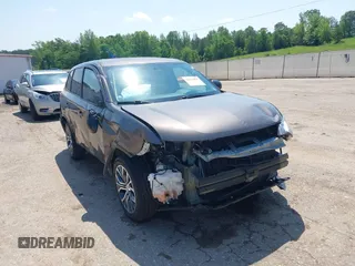 2018 Mitsubishi Outlander ES z VIN JA4AD2A39JZ071007, wystawiony jako IAAI lot #42114991 z przebiegiem 84 422 mil mil oraz . Historia ofert i sprzedaży dostępna na DreamBid. Obrazek 6.
