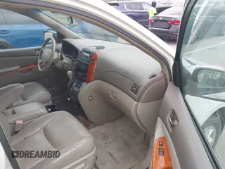 2006 Toyota Sienna XLE with VIN 5TDZA22C76S522489, listed as a IAAI auction lot 42089088 with 226,428 mi miles. Bid and sale history available at carsss.com. Image 5.