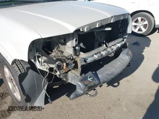 2004 Lincoln Navigator Luxury z VIN 5LMFU27R04LJ40304, wystawiony jako IAAI lot #42212537 z przebiegiem 157 014 mil mil oraz . Historia ofert i sprzedaży dostępna na DreamBid. Obrazek 6.