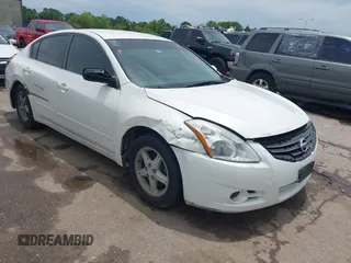 2012 Nissan Altima S z VIN 1N4AL2AP4CN533713, wystawiony jako IAAI lot #42387384 z przebiegiem 229 745 mil mil oraz . Historia ofert i sprzedaży dostępna na DreamBid. Obrazek 1.
