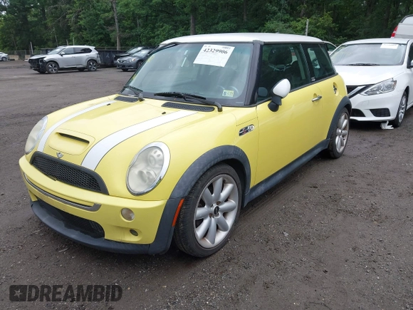 2005 MINI Hardtop S with VIN WMWRE33505TL10590, listed as a IAAI auction lot 42329906 with 202,395 mi miles and . Bid and sale history available at DreamBid. Image 2.