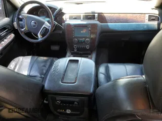 2007 GMC Sierra Denali z VIN 2GTEK638271695441, wystawiony jako Copart lot #57861314 z przebiegiem 233 123 mil mil oraz Szkody całkowita. Historia ofert i sprzedaży dostępna na DreamBid. Obrazek 8.