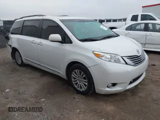 2016 Toyota Sienna XLE with VIN 5TDYK3DC2GS726677, listed as a IAAI auction lot 41609165 with 144,858 mi miles. Bid and sale history available at carsss.com. Image 1.