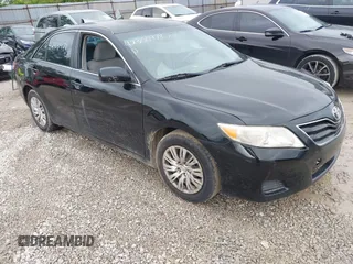 2011 Toyota Camry LE z VIN 4T1BF3EK9BU215807, wystawiony jako IAAI lot #42300978 z przebiegiem 154 098 mil mil oraz . Historia ofert i sprzedaży dostępna na DreamBid. Obrazek 1.