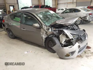 2017 Nissan Versa SV z VIN 3N1CN7AP5HK432061, wystawiony jako IAAI lot #42596769 z przebiegiem 185 688 mil mil oraz . Historia ofert i sprzedaży dostępna na DreamBid. Obrazek 1.