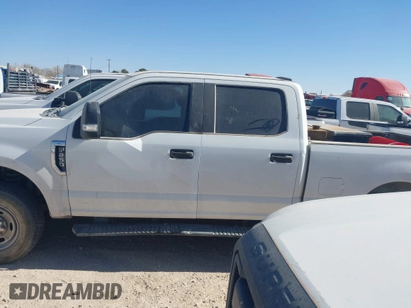 2022 Ford F-250 XL z VIN 1FT7W2B65NED00802, wystawiony jako IAAI lot #41676780 z przebiegiem 164 529 mil mil oraz . Historia ofert i sprzedaży dostępna na DreamBid. Obrazek 14.