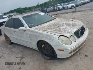 2004 Mercedes-Benz E 500 z VIN WDBUF70J94A404611, wystawiony jako IAAI lot #42286145 z przebiegiem 161 544 mil mil oraz . Historia ofert i sprzedaży dostępna na DreamBid. Obrazek 1.