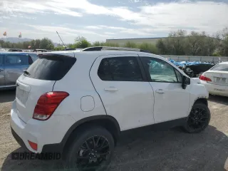 2022 Chevrolet Trax LT with VIN KL7CJPSM8NB539008, listed as a Copart auction lot 53315515 with 61,242 mi miles and Salvage title. Bid and sale history available at DreamBid. Image 3.